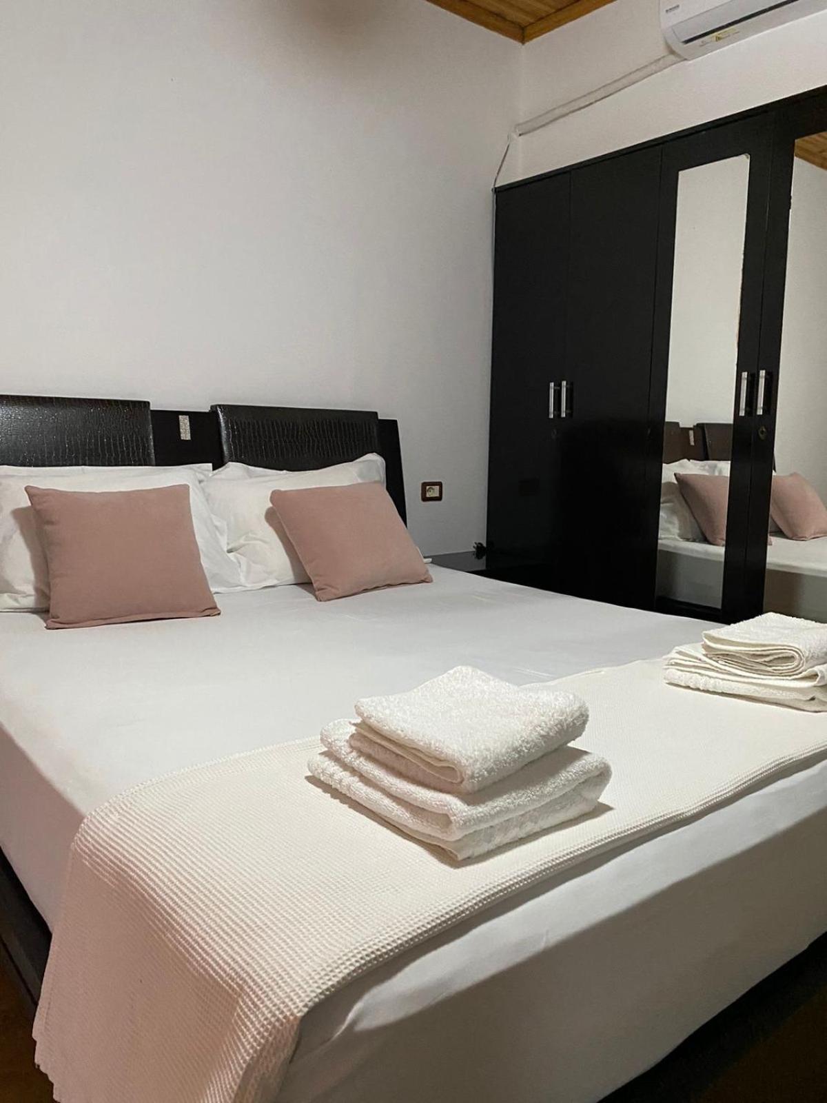 Bertis Guest House Gjirokastër المظهر الخارجي الصورة